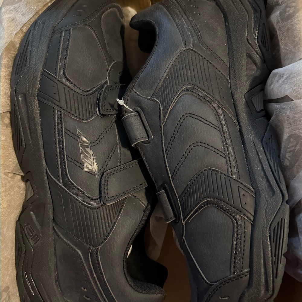 Avia Men's Black Athletic Shoes